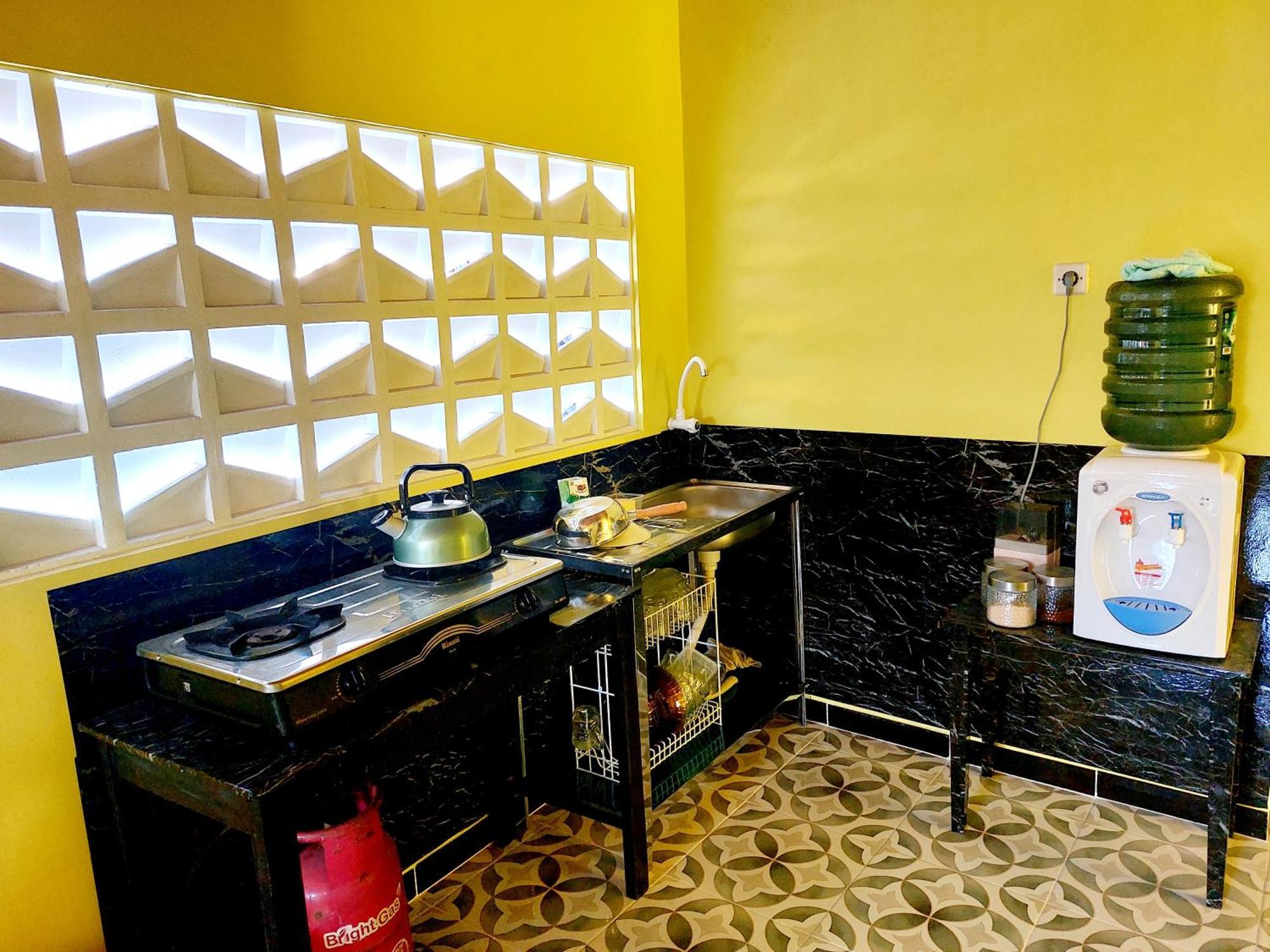 Griya Tugu Jogja Syariah Hotel Yogyakarta Ngoại thất bức ảnh
