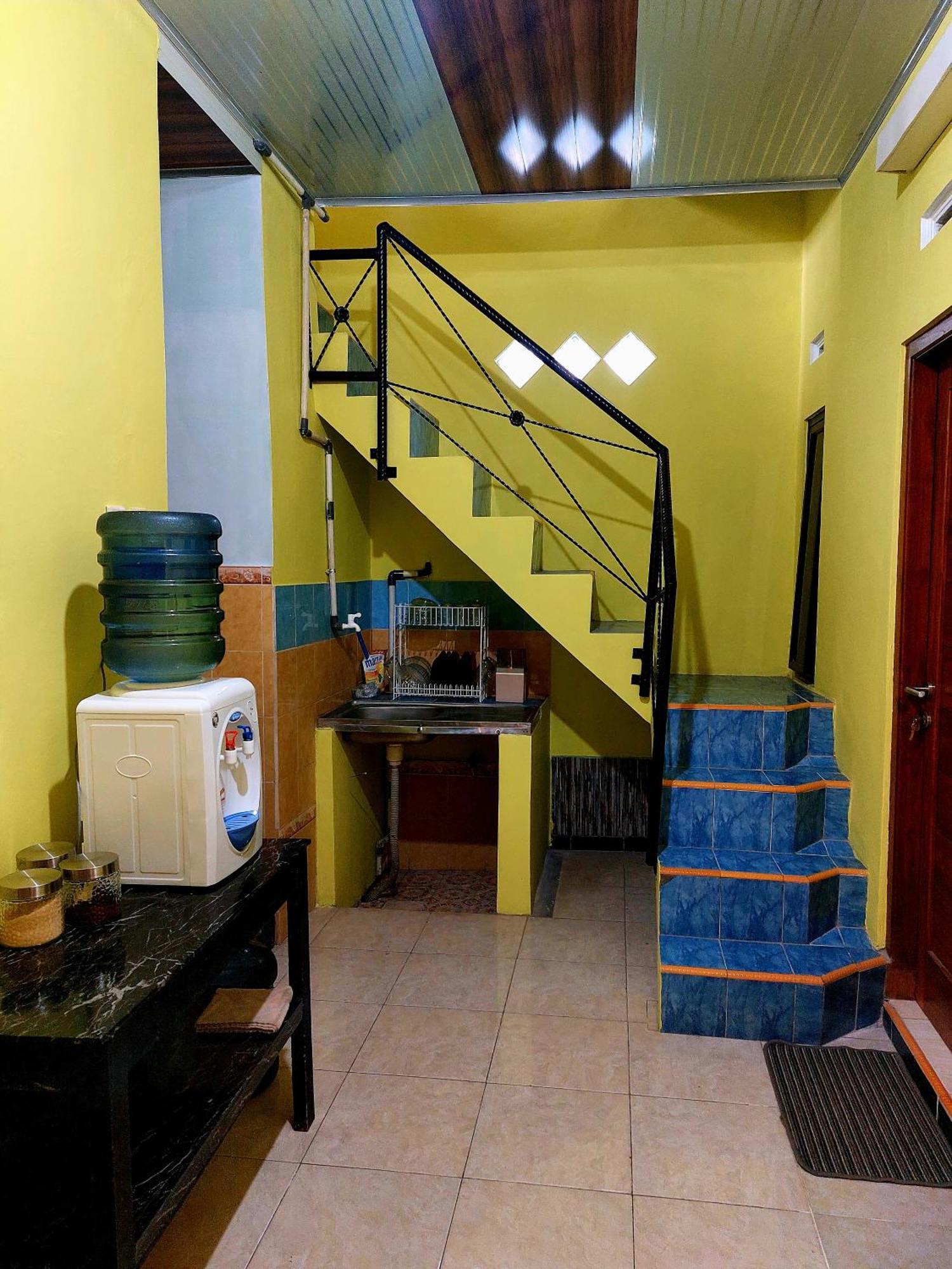 Griya Tugu Jogja Syariah Hotel Yogyakarta Ngoại thất bức ảnh